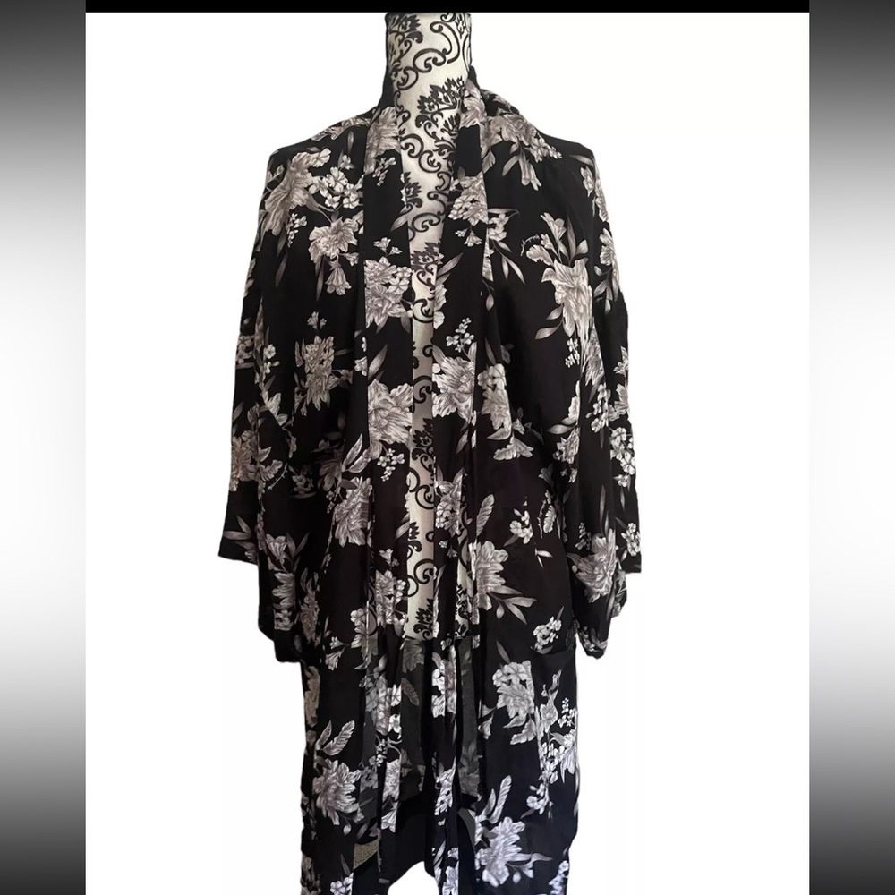 Spiritual Gangster Maya Black Floral Tie Front Kimono - Picture 2 of 16